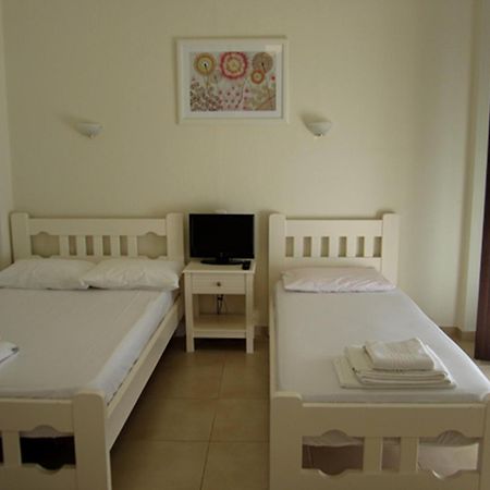Spyrou Studios & Apartments Platanidia Екстер'єр фото