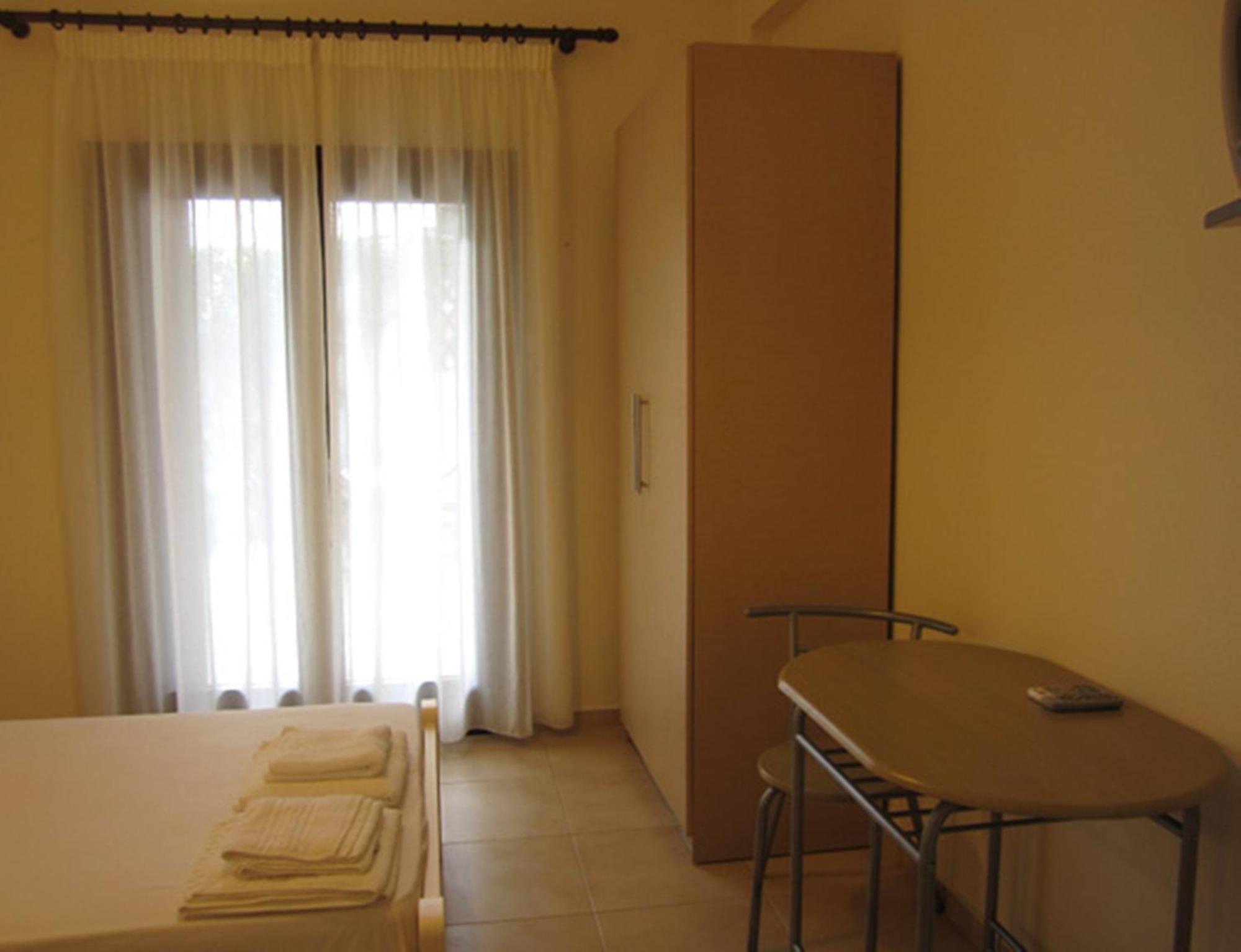 Spyrou Studios & Apartments Platanidia Екстер'єр фото