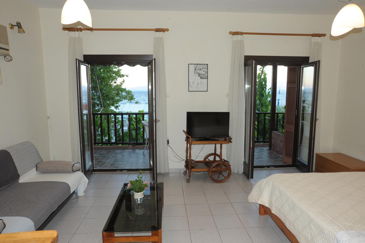 Spyrou Studios & Apartments Platanidia Екстер'єр фото